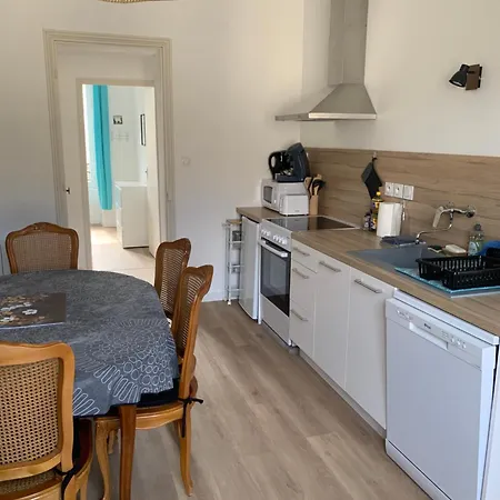 Appt 1er Etage Avec Jardin Partage Апартаменты *